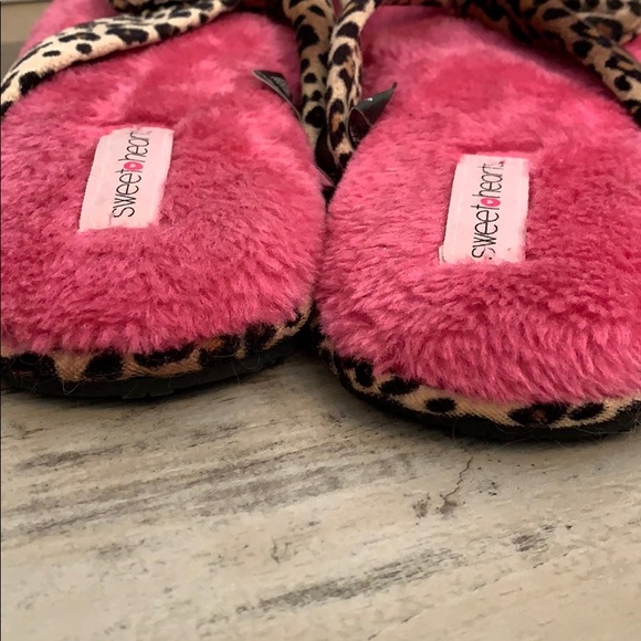Fuzzy Slipper Flip Flops - Picture 4 of 7